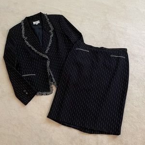 ALBERTO MAKALI BLACK and WHITE skirt suit.  Size10-12